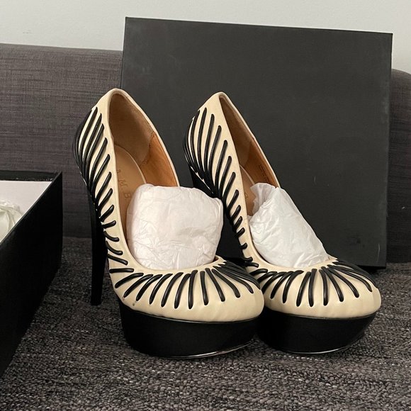 L.A.M.B. 'Holiday' Platform Heels - BNIB w dust bag - Picture 2 of 6